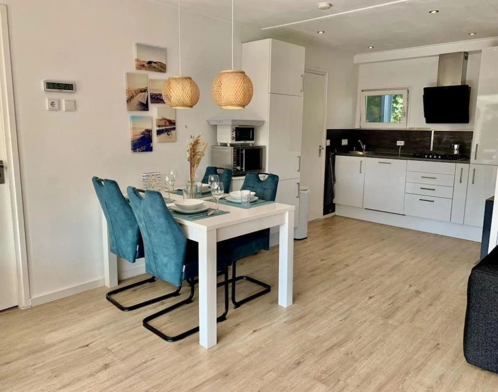 3 bedrooms, 5 beds, beautiful garden