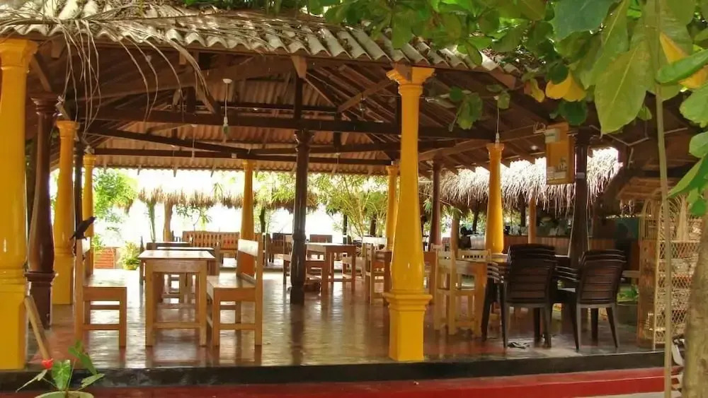 Rupa's Hotel Arugambay