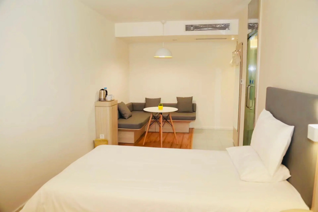 Hanting Hotel Beijing West Railway Station North Square Center