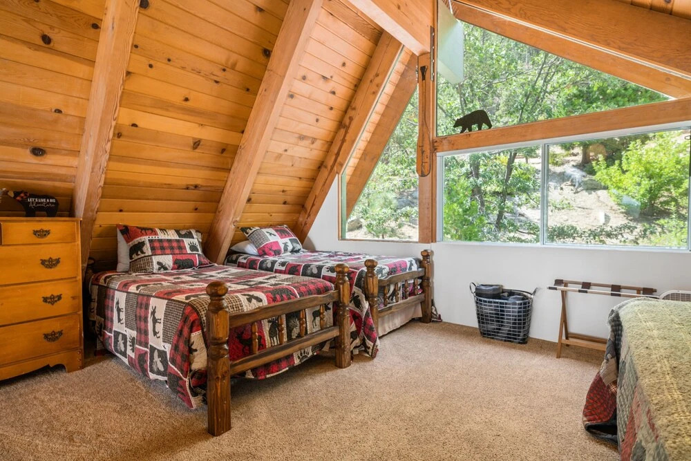 Moonlight Shores Lakefront - 2br/1ba/ Beautiful Lakefront Cabin/smart Tvs/hot Tub/wifi 2 Bedroom Cabin