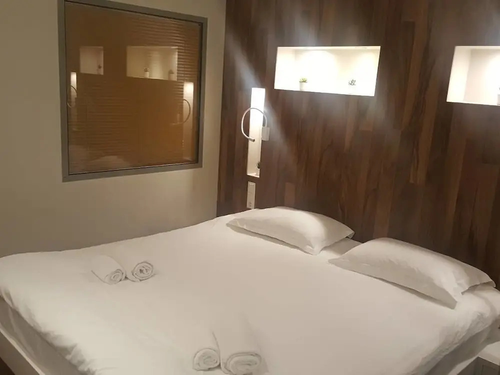 MJ Luxury Suites