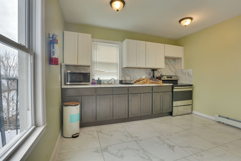 Easy NYC Access: Updated Apt Near Parks & Bay!