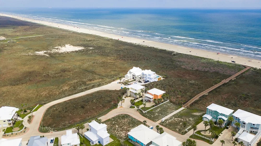 Casa Azul - Boardwalk to the Beach!