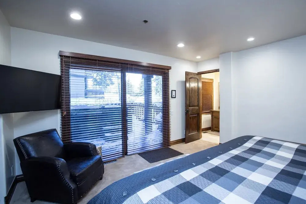 Ridgepoint at Deer Valley Resort - Three Bedroom with Hot Tub #124 3 Condo