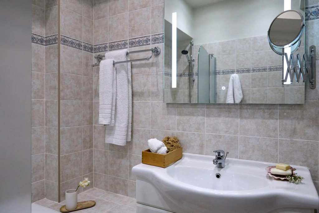 Acropolis Unique 2BD Apartment with Prive Entrance