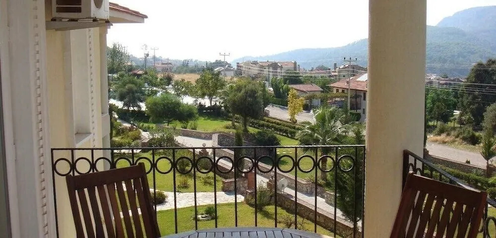 Villa PN15 by JoyLettings