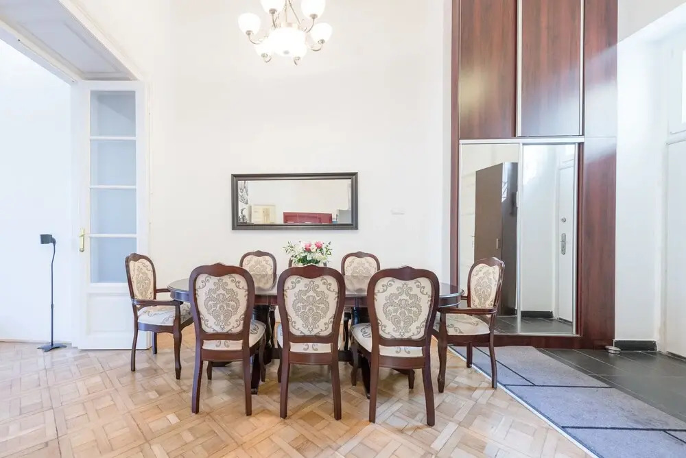 Venus Apartments - Broadway II