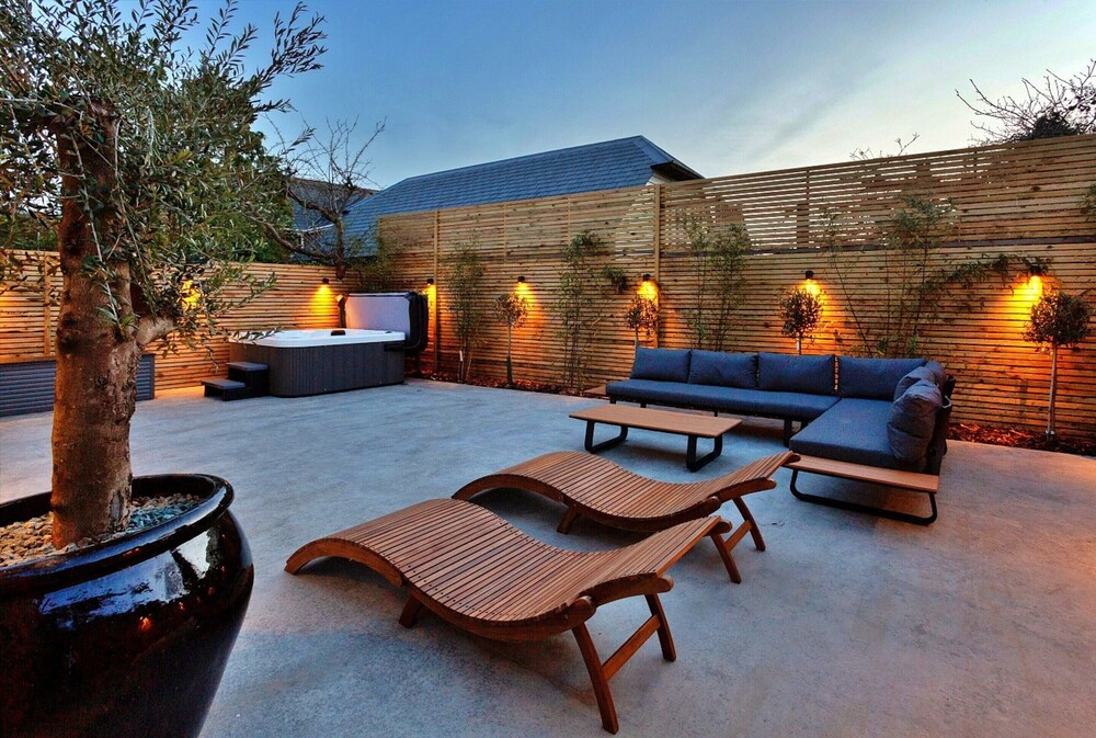 Holiday Home in Kent With Hot Tub & Games Room