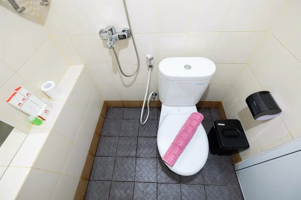 Modern Room Bassura City Apartment