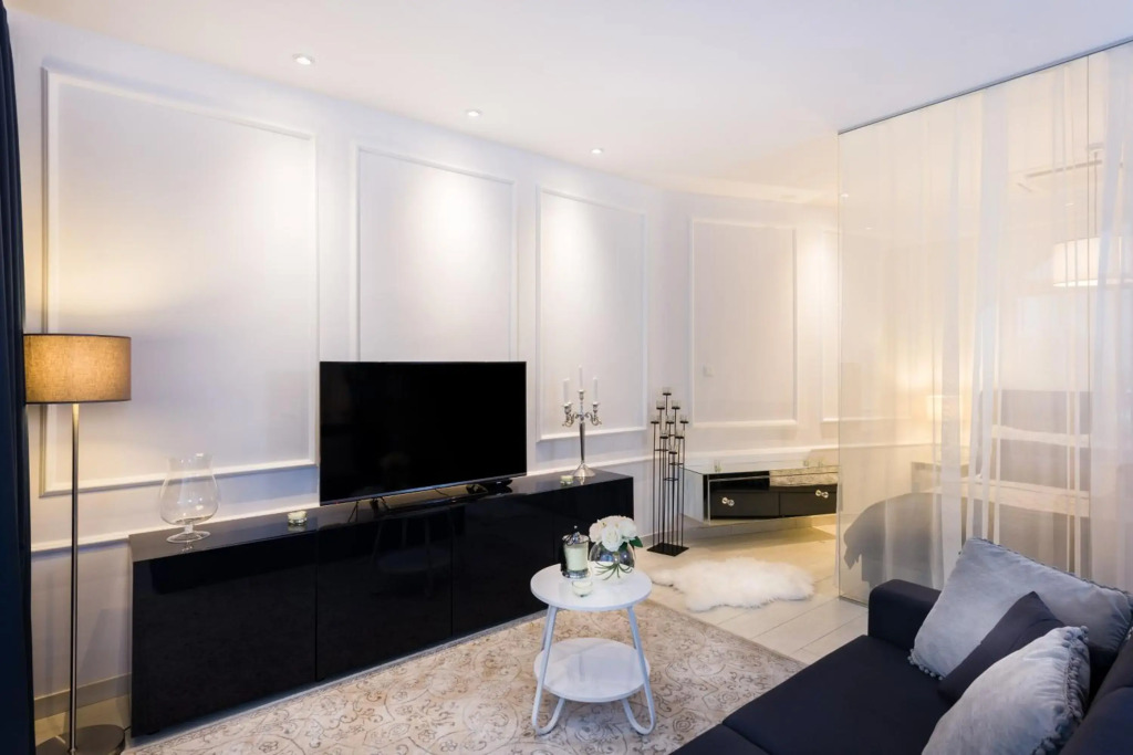 Luxury Studio Arc