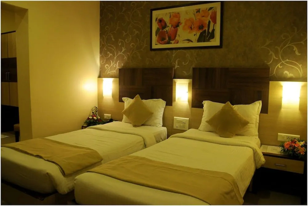 Hotel Madhav International Pune Railway Station