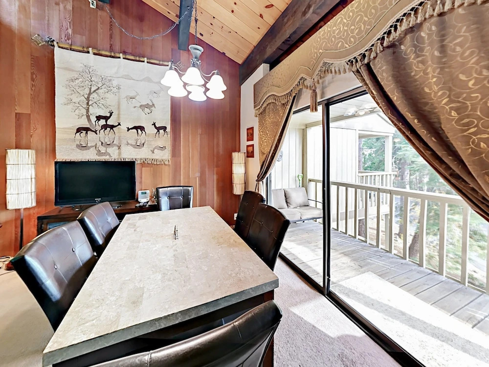 1001 Commonwealth Dr Condo Unit 101 - 3 Br condo by RedAwning