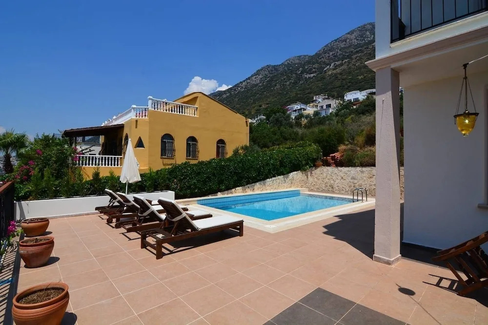 Villa Peak