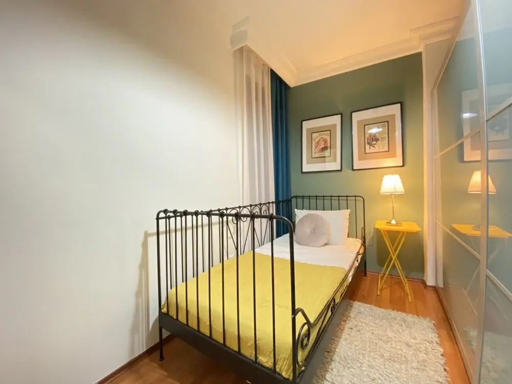 Sleek and Central Flat With Backyard in Sisli