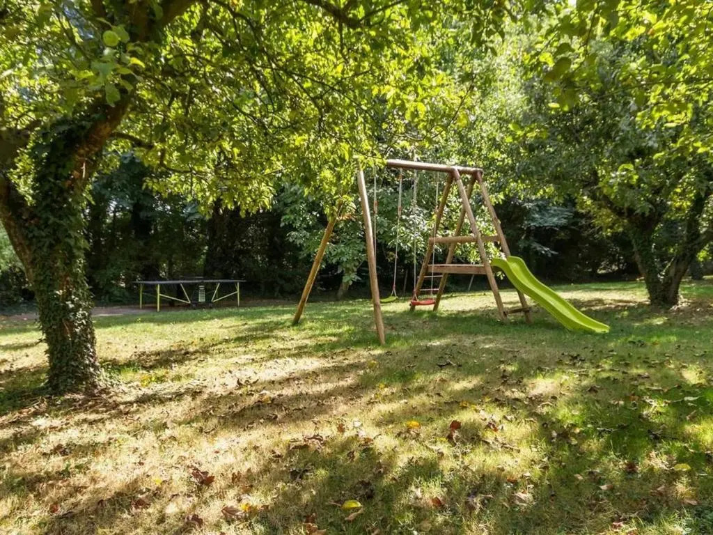 Charme ancien revisité : Gîte spacieux avec grand jardin, équipements complets, près de Guérande. - FR-1-306-1064