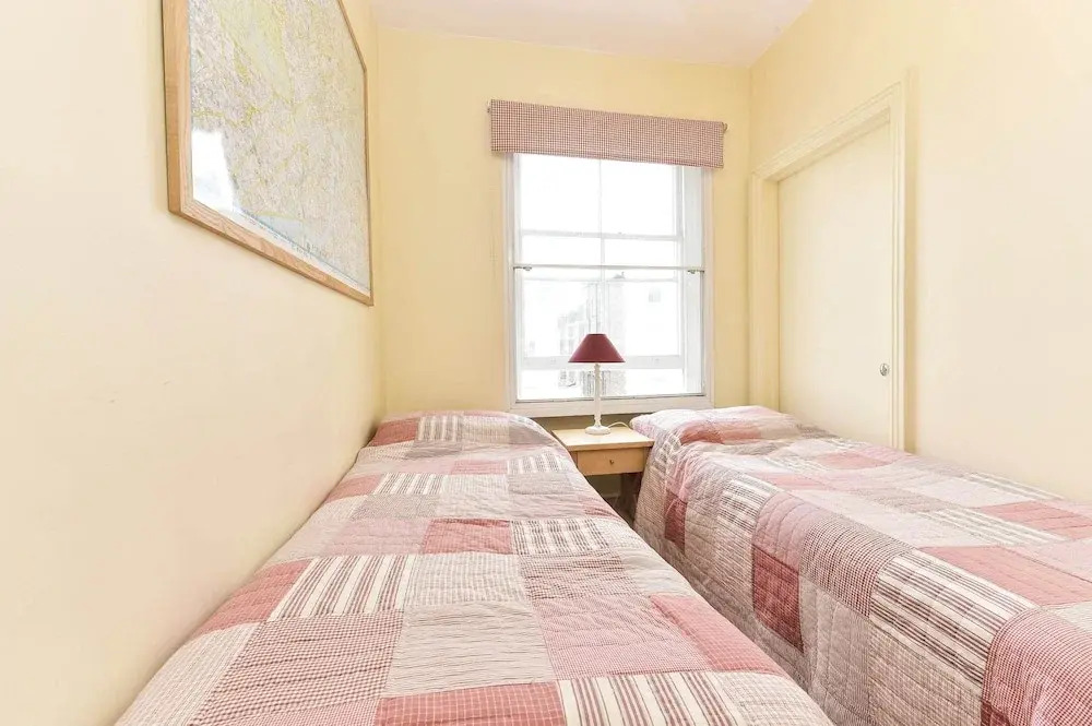 Smart 2 bedroom flat near Pimlico Tube