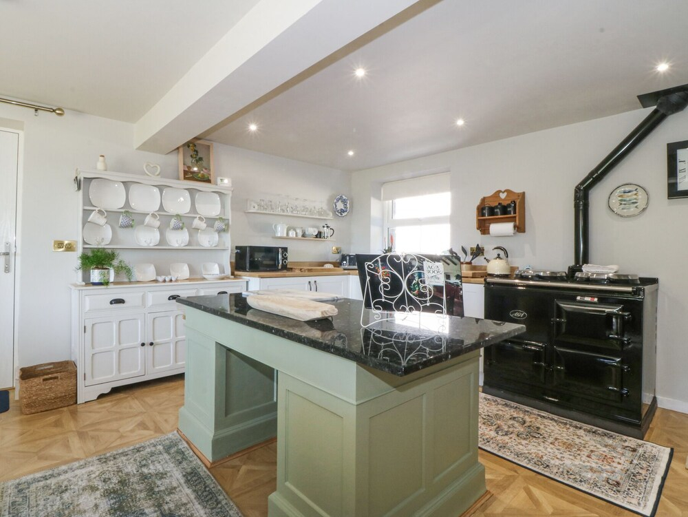 Holly Cottage