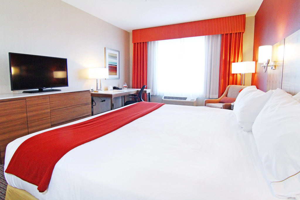 Holiday Inn Express and Suites Calgary University by IHG