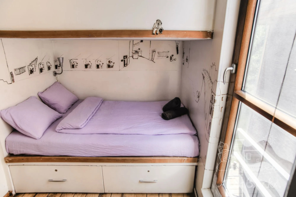 ArkaBarka Floating Hostel