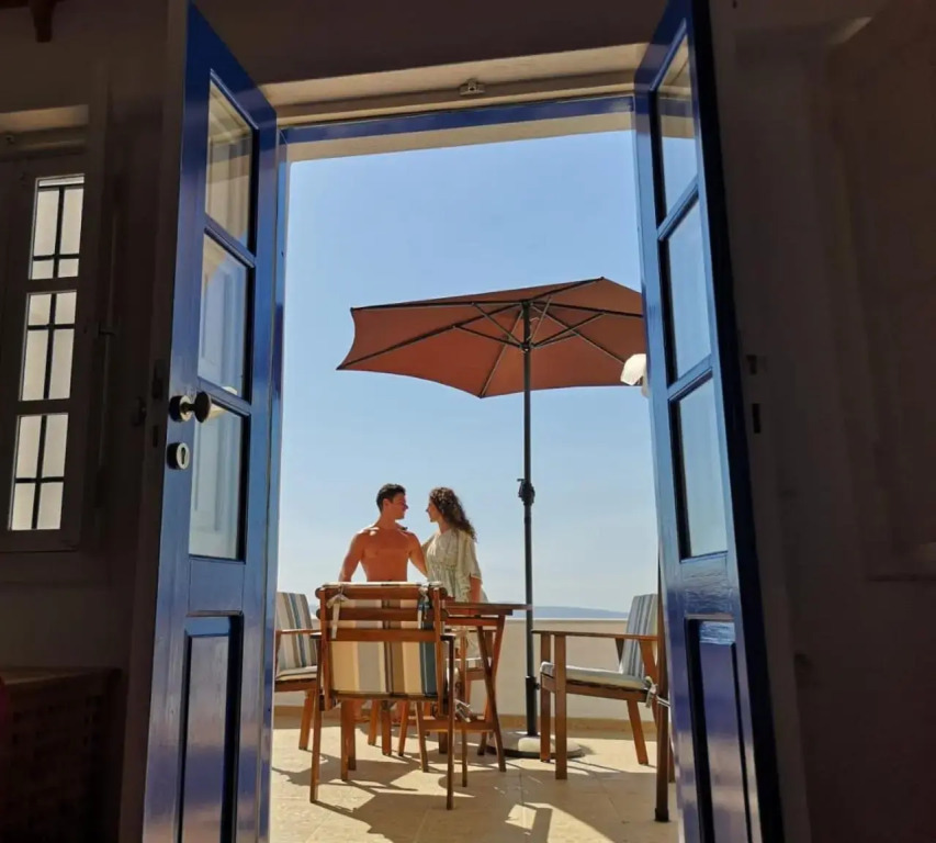Top Oia