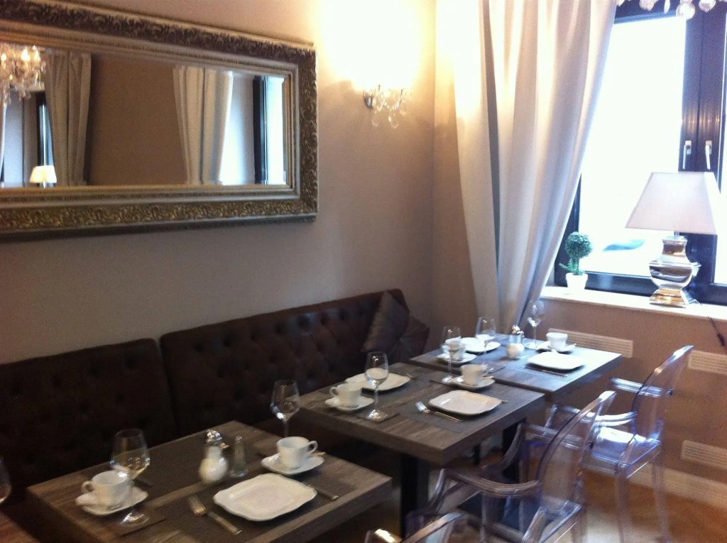 Hotel Lux