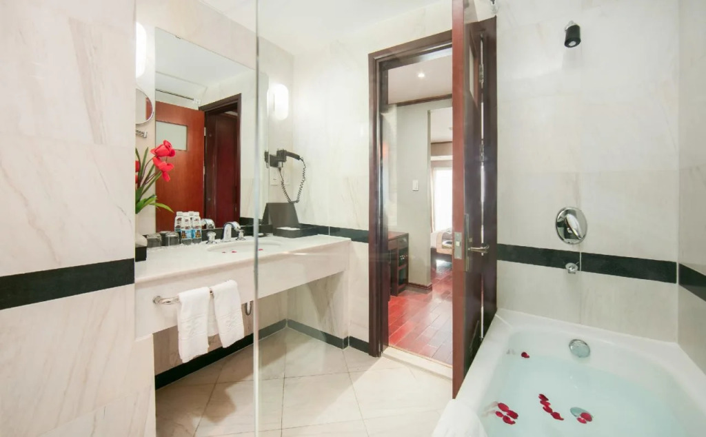 Quoc Hoa Premier Hotel and Spa