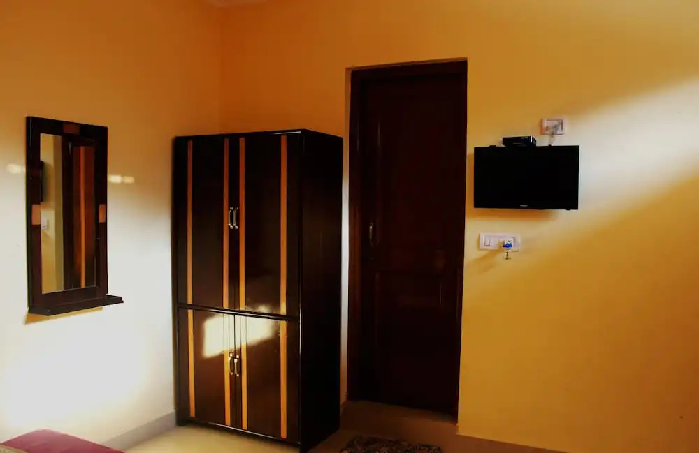 Hotel Anuj Regency