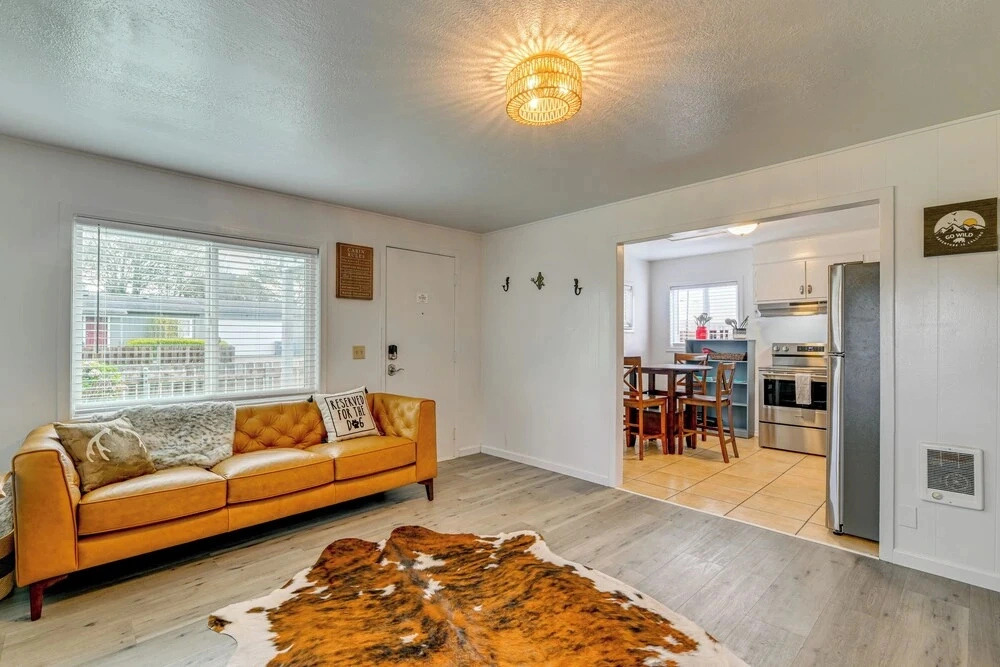 Near Ocean & Redwood National Park! Home w/ Yard