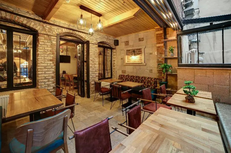 Ardilas Residence