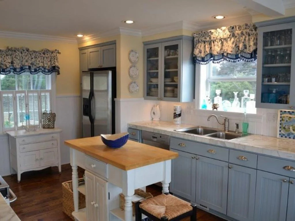 Sea Cliff 3 Br cottage by RedAwning