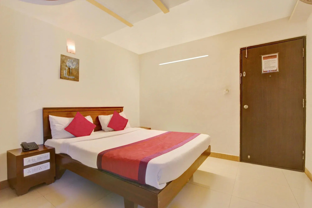 Sri Sai Inn by OYO Rooms