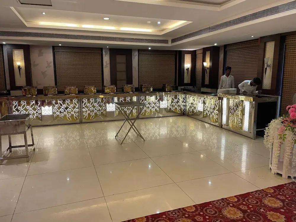 Hotel Paris Chandigarh Zirakpur