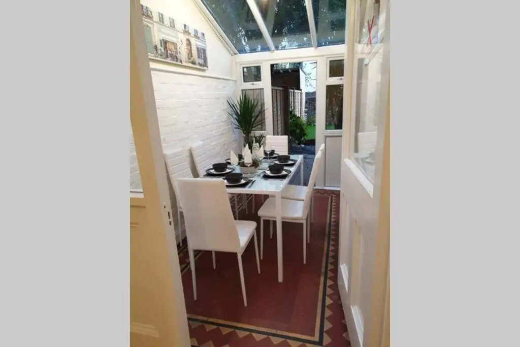 Beautiful spacious flat with garden