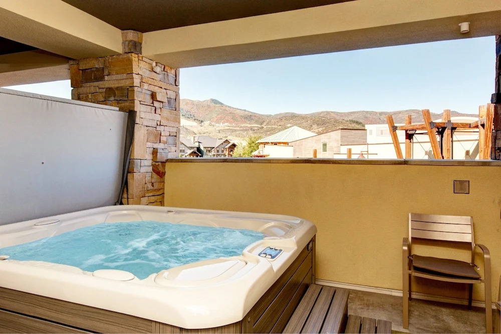 2br/2ba Newpark Terrace  W/ Hot Tub 2 Bedroom Condo