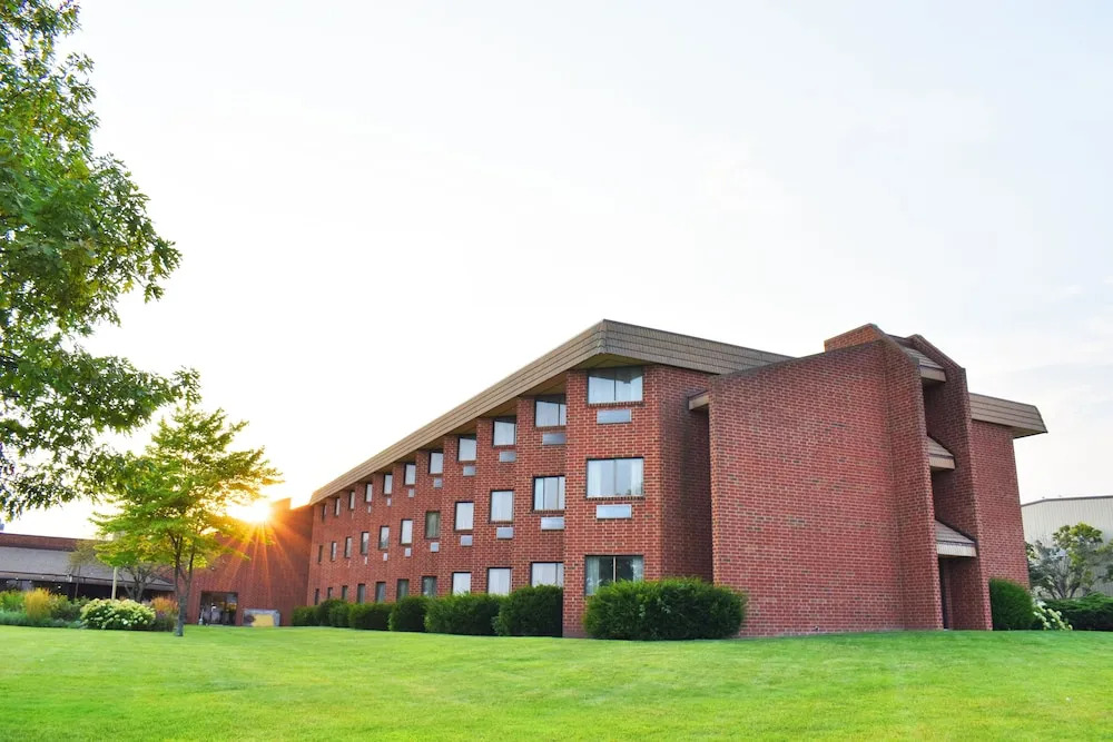 Baymont Inn & Suites Manitowoc Lakefront