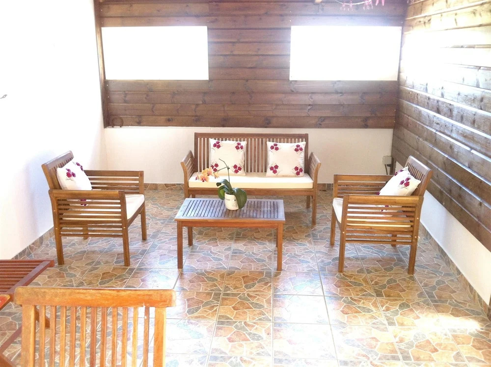Apartment With 2 Bedrooms in Etang-salé les Hauts, With Enclosed Garde