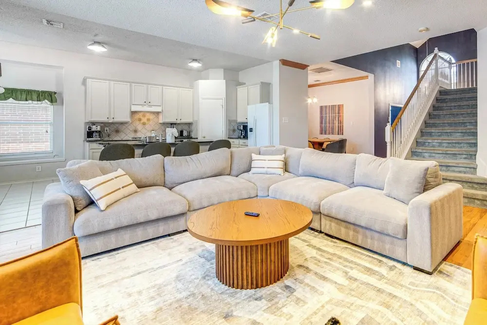 Group-friendly Grand Prairie Home w/ Perks!