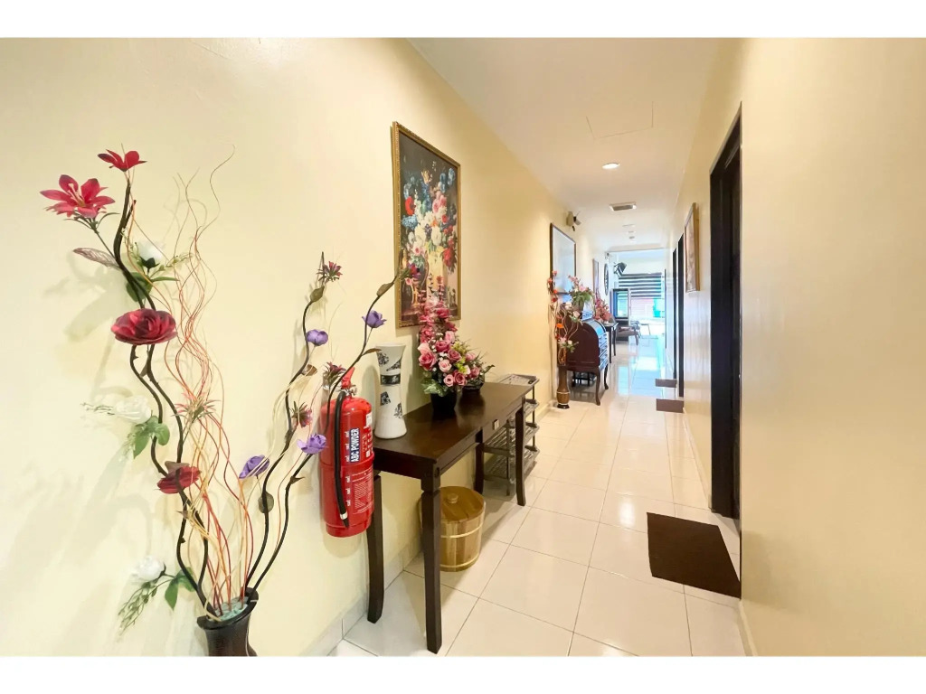 OYO 90369 Safari Hotel Lumut