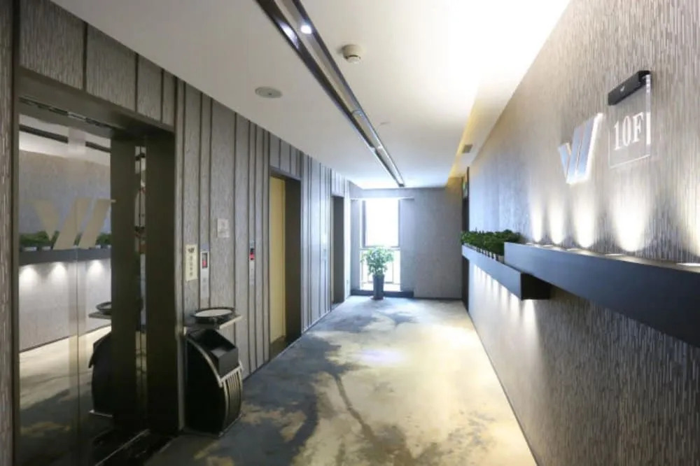 Rezen Minwoo Hotel (Twin Towers Global Center)