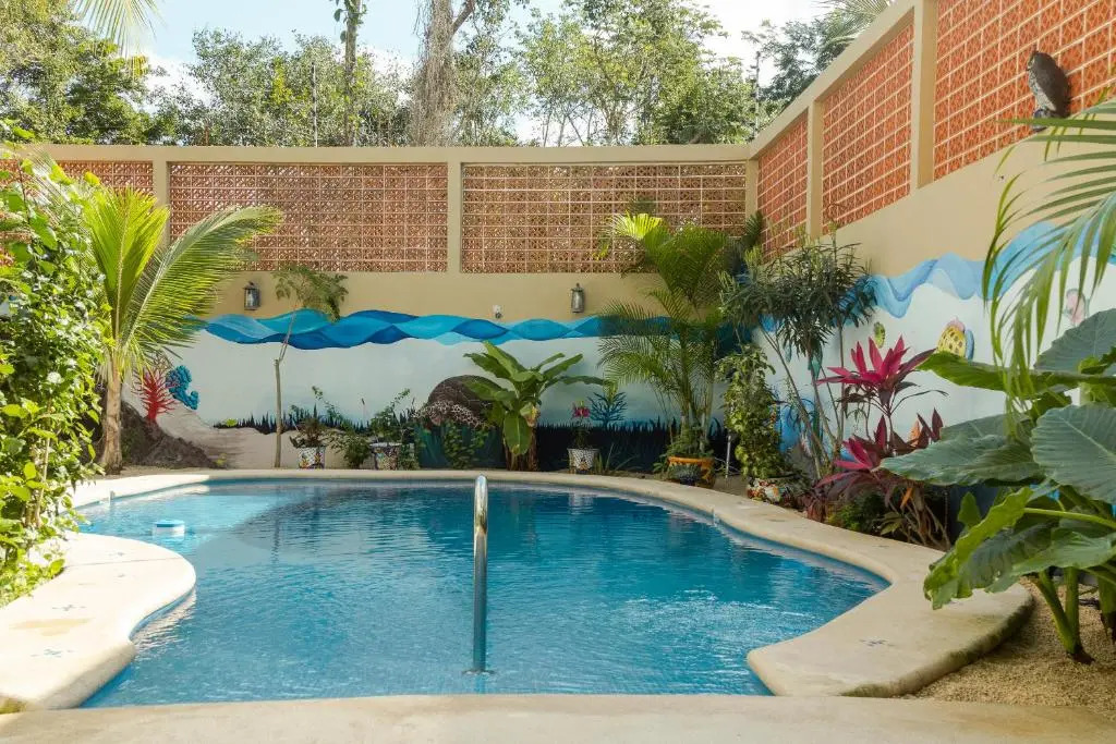 Casa El Faro is a Spacious 4 Bedroom House with a pool