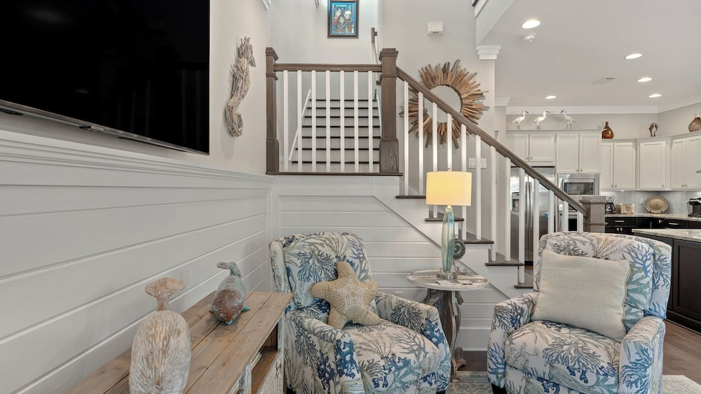 Three Times The Fun by Avantstay Blue Mountain Pool + Pet-friendly