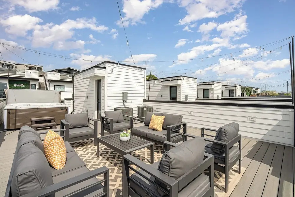 Revival-rooftop Deck/hot Tub- Mins to Broadway