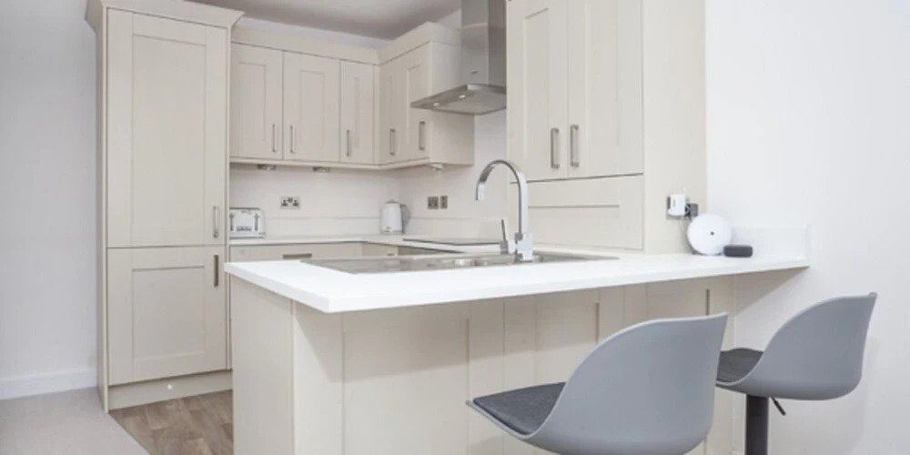 Whitehouse Apartments- Apartment B