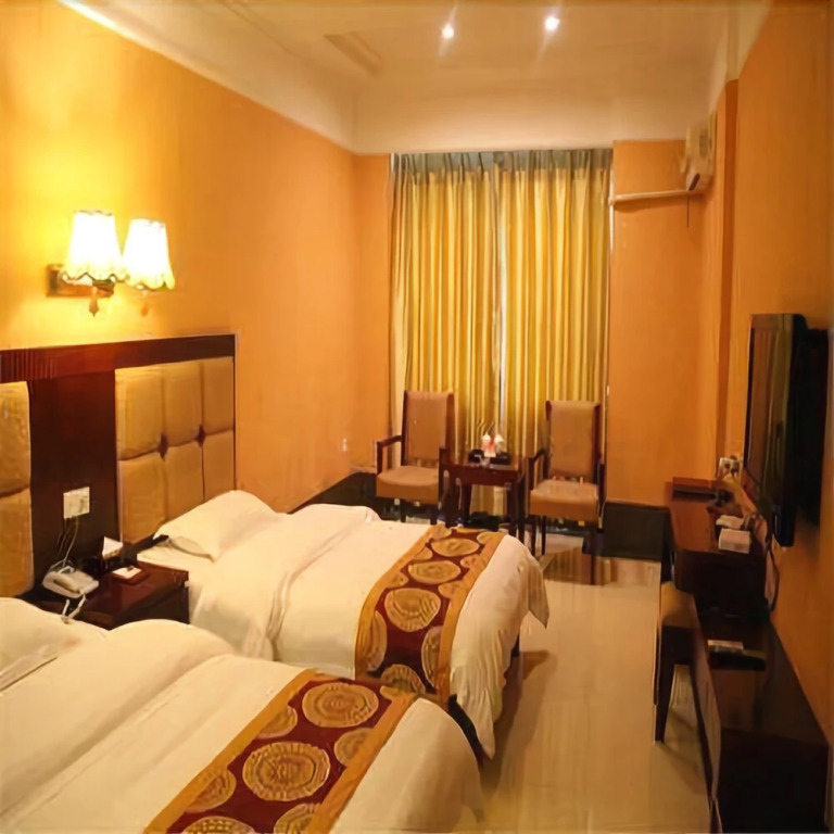 Huayi Youjia Hotel (Shaoguan Qujiang District Nanhua Temple)