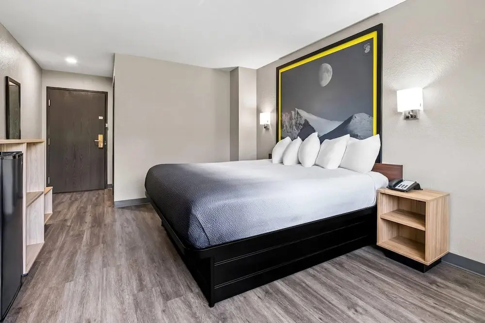 Super 8 by Wyndham Lewiston Auburn Area