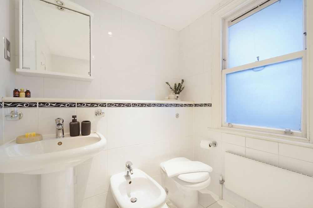 Hertford Flat 3