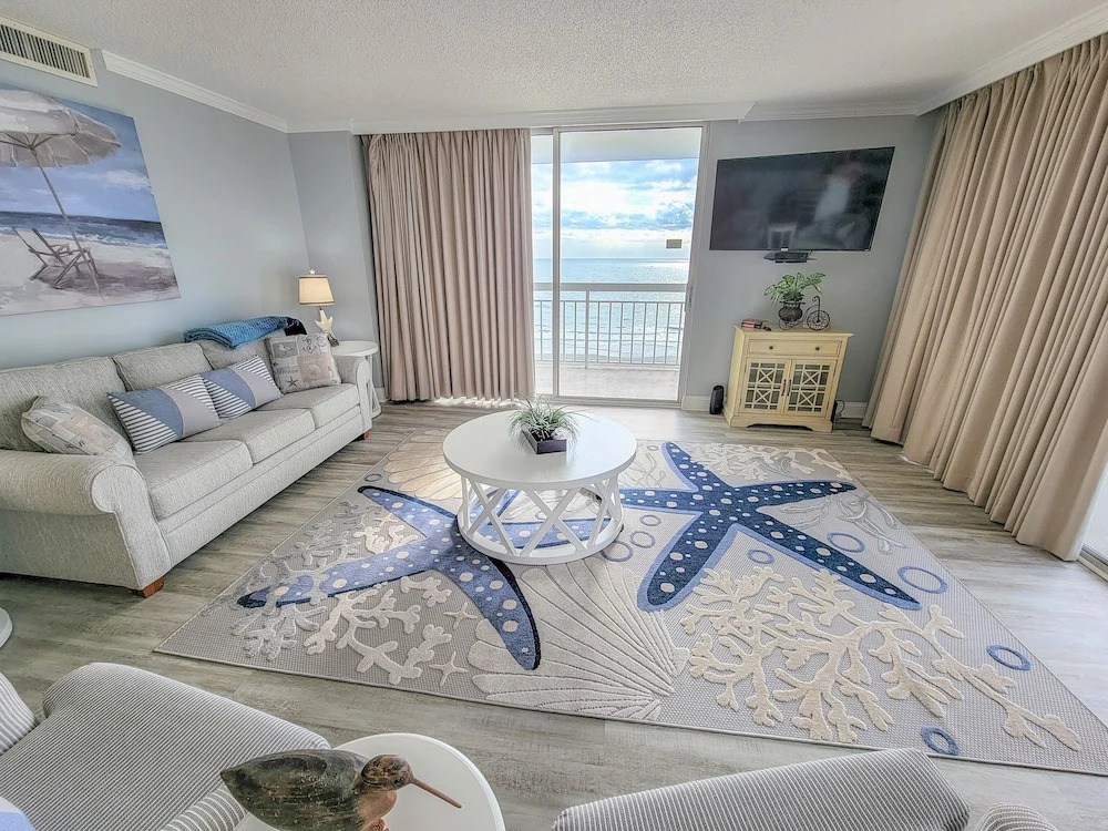 510 South Hampton 2 Bedroom Condo