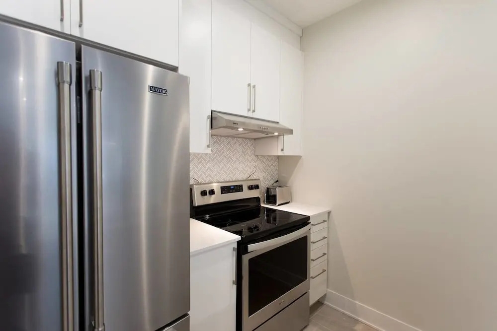Perfect 2 Bdr, 2 Bath Landing for the Family