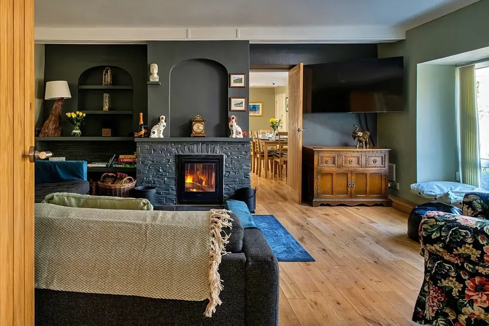 Riverside Holiday Home in Dolgellau, No Deposit