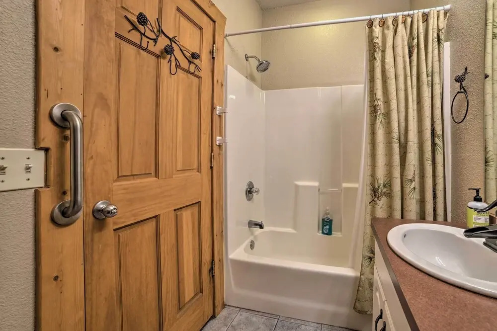Dog-friendly Gaylord Retreat < 8 Mi to Town!